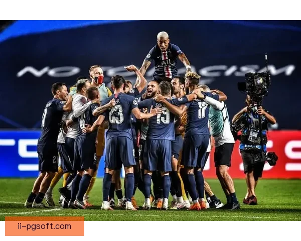 巴黎圣日耳曼成功加冕双冠王 书写辉煌国内赛事新篇章